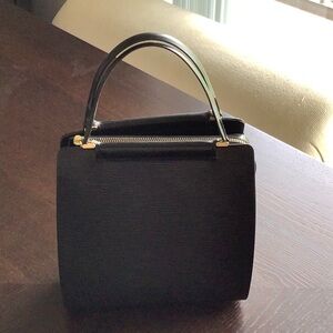 Loui Vuitton black epi handbag